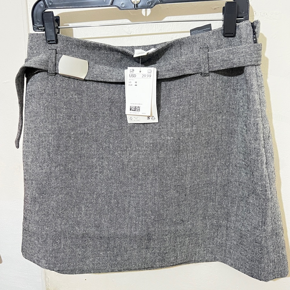 H&M Belted Gray Mini Skirt